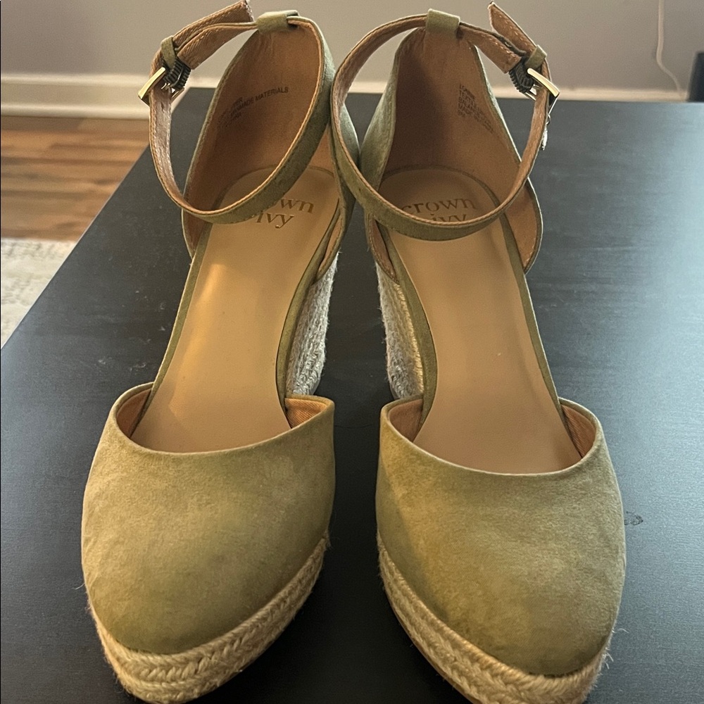 Women's Tan Espadrille Wedges